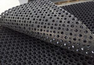 Are Anti-Fatigue Rubber Mats Useful